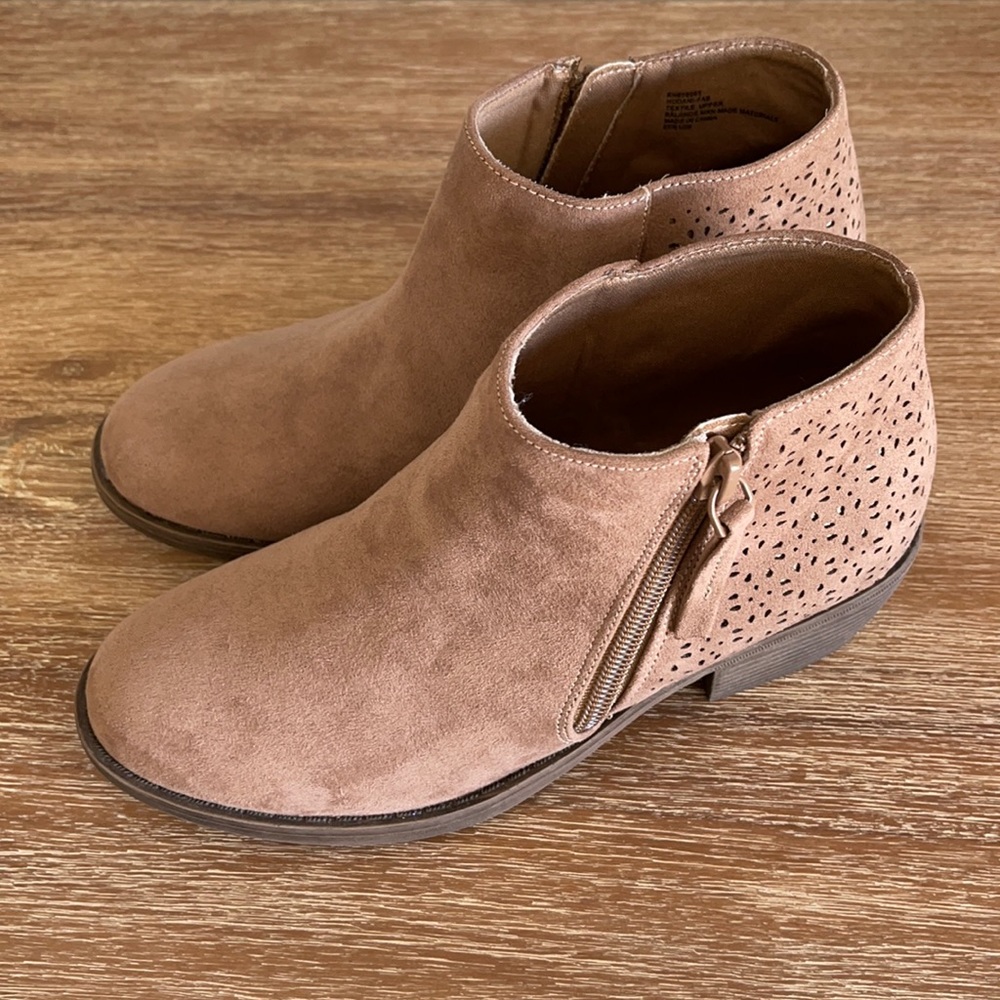 Girls Harper Canyon Boots NWOT